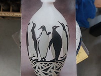 Lot 117 - keramische belgische charles catteau vaas - afbeelding 3 van  5