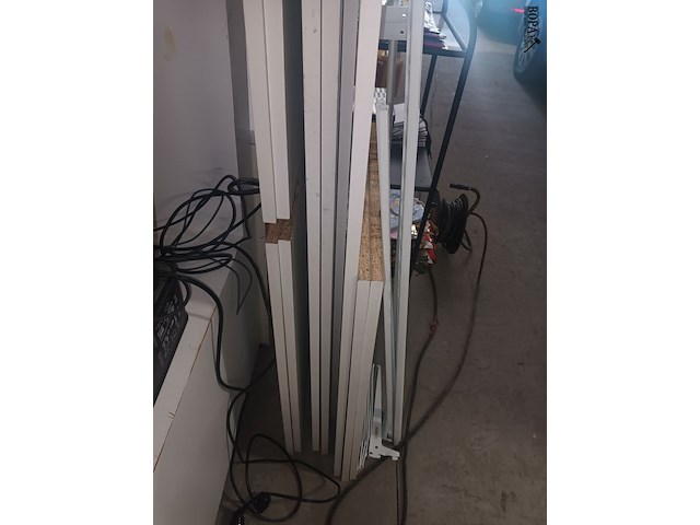 Lot 117 - legplanken en railsysteem - afbeelding 6 van  6