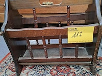 Lot 117 - lot houten krantenbak - afbeelding 3 van  4