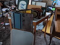 Lot 117 - lot kadertjes en spiegels - afbeelding 1 van  3