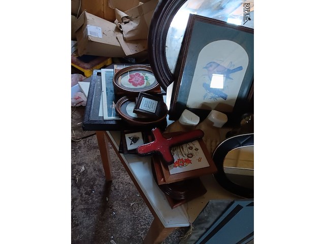 Lot 117 - lot kadertjes en spiegels - afbeelding 2 van  3