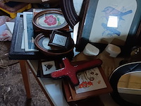 Lot 117 - lot kadertjes en spiegels - afbeelding 2 van  3