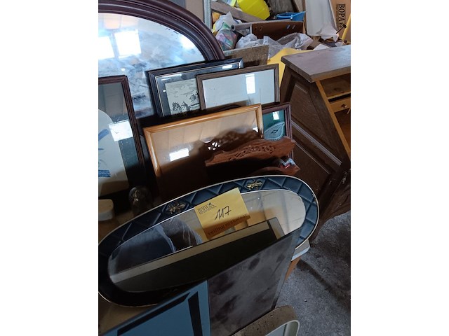 Lot 117 - lot kadertjes en spiegels - afbeelding 3 van  3