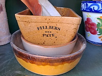 Lot 117 - oude ovenschalen - afbeelding 1 van  3