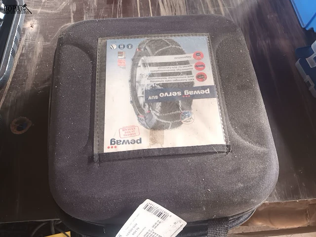 Lot 117 - sneeuwketting pewag servo suv - afbeelding 4 van  4