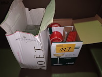 Lot 117 - soeptassen en theelichthouders - afbeelding 1 van  3