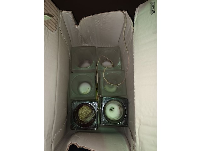 Lot 117 - soeptassen en theelichthouders - afbeelding 3 van  3