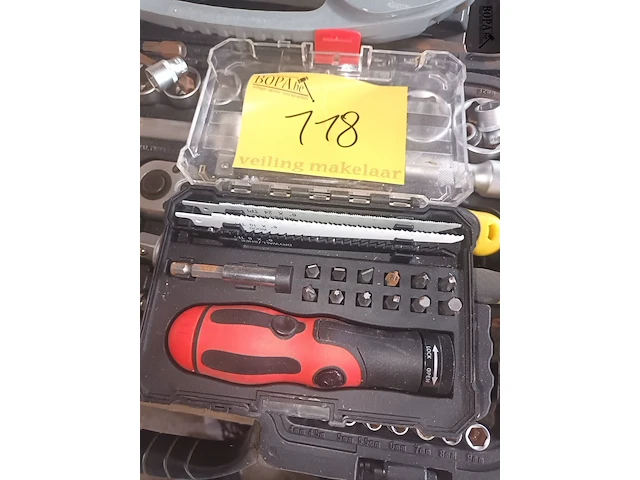 Lot 118 - doppen- en bitsets. 3 stuks - afbeelding 2 van  4