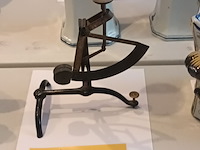 Lot 118 - eierweegschaal - afbeelding 1 van  3