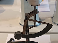 Lot 118 - eierweegschaal - afbeelding 2 van  3