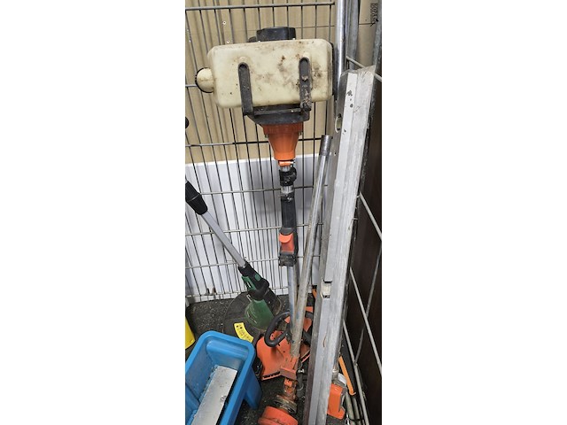 Lot 118 - inhoud rolcontainer ong 6 stuks - afbeelding 5 van  6