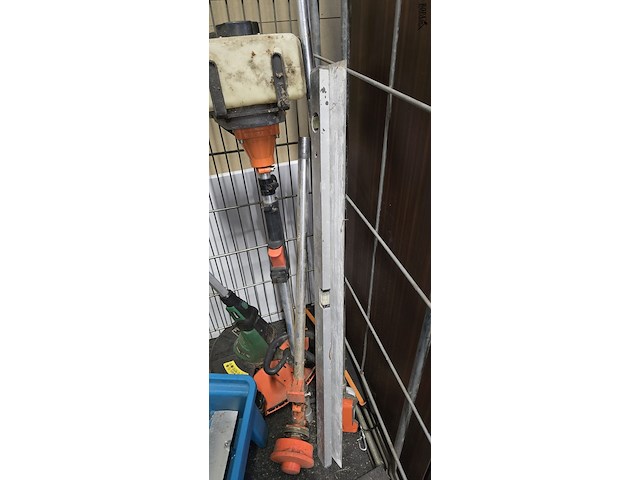 Lot 118 - inhoud rolcontainer ong 6 stuks - afbeelding 6 van  6