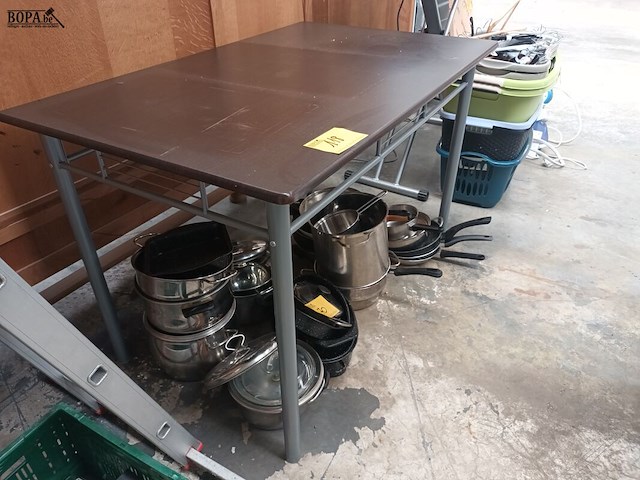 Lot 118 - keukentafel - afbeelding 2 van  2