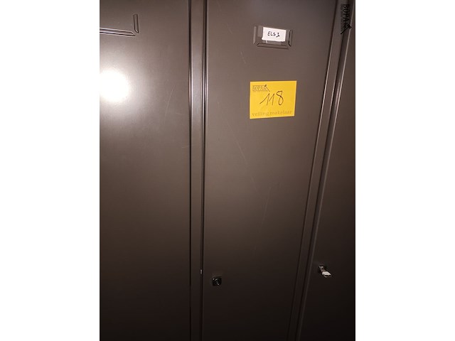 Lot 118 - metalen lockerkast - afbeelding 3 van  3