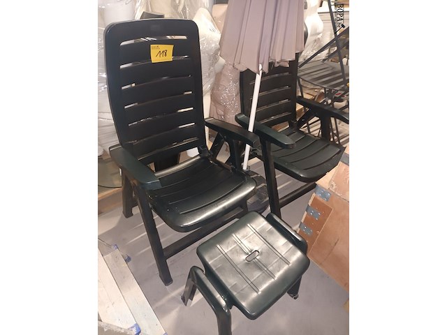 Lot 118 - pvc tuinset - afbeelding 1 van  4