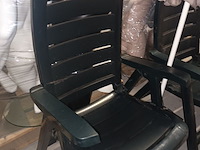 Lot 118 - pvc tuinset - afbeelding 2 van  4