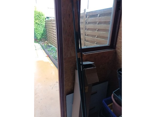 Lot 118 - restrol tuindraad en palen - afbeelding 4 van  4