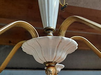 Lot 118 - vintage kroonluchter - witte opaline - kaarsfittingen - afbeelding 2 van  3