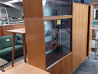 Lot 118 - vintage vitrine kast - afbeelding 1 van  3