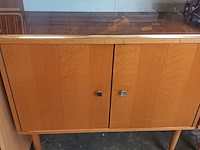 Lot 118 - vintage vitrine kast - afbeelding 2 van  3