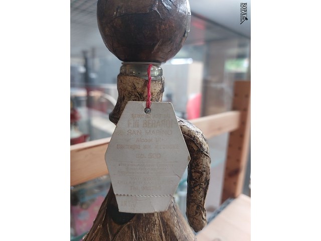 Lot 118 - whiskyfaraf en doos gouden carolus - afbeelding 2 van  3