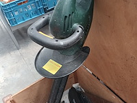 Lot 119 - bak met tuingereedschap - afbeelding 3 van  10