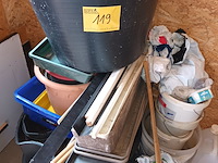 Lot 119 - bloempotten en kuipen - afbeelding 1 van  4