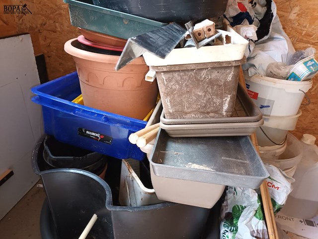 Lot 119 - bloempotten en kuipen - afbeelding 3 van  4