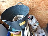 Lot 119 - bloempotten en kuipen - afbeelding 4 van  4