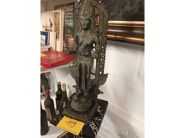 Lot 119 - bronzen beeld god vishnu - afbeelding 1 van  4