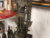 Lot 119 - bronzen beeld god vishnu - afbeelding 1 van  4