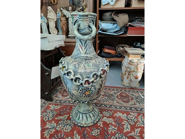 Lot 119 - grote decoratieve vaas met verweerde textuur lijkend op anti - afbeelding 3 van  3