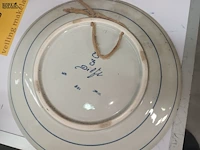 Lot 119 - kruik en bord delft - afbeelding 3 van  4