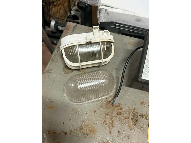 Lot 119 - lampen allerlei hallogeen 5 st - afbeelding 2 van  4