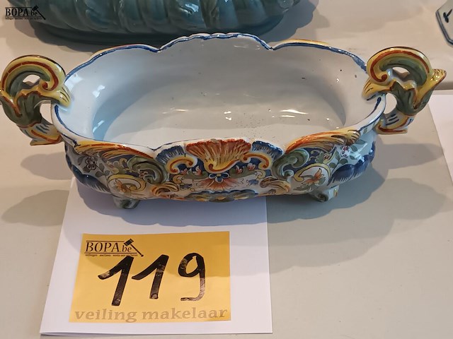 Lot 119 - rouen porselein - afbeelding 1 van  4