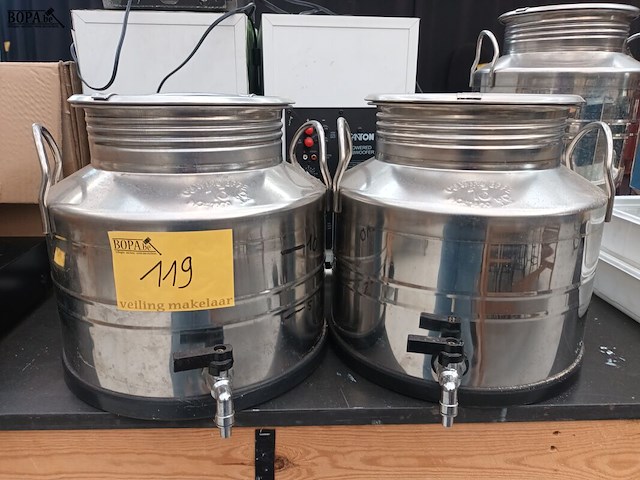 Lot 119 - rvs transportvat met kraan. 2 stuks - afbeelding 2 van  4