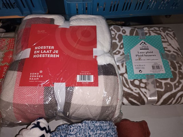 Lot 119 - tafelkleden en plaids. 8 stuks - afbeelding 4 van  4