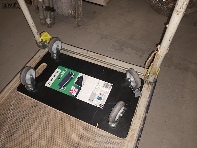 Lot 119 - verhuiskar en platte kar - afbeelding 2 van  3