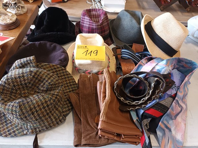 Lot 119 - vintage accessoires. 18 stuks - afbeelding 2 van  2