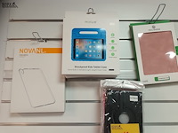 Lot 12 - accessoires voor gsm en tablet. 23 stuks - afbeelding 2 van  5