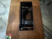 Lot 12 - antieken singer naaimachine met voetpedaal - afbeelding 4 van  6