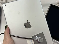 Lot 12 - apple ipad - 2 stuks - afbeelding 3 van  8