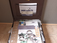 Lot 12 - berghaus kookpotten set in koffer