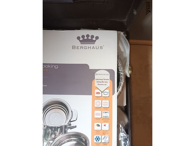 Lot 12 - berghaus kookpotten set in koffer - afbeelding 6 van  6