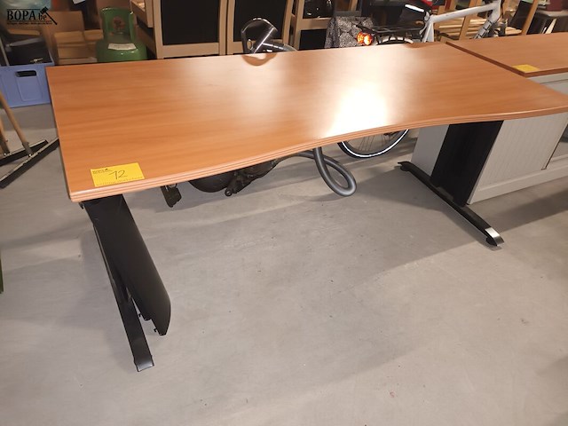 Lot 12 - bureau - afbeelding 1 van  3