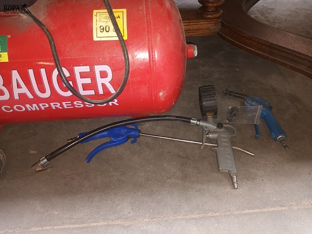Lot 12 - compressor bauger - afbeelding 2 van  3