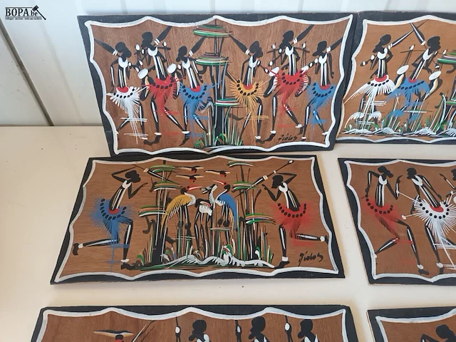 Lot 12 - congolese kunst op hout. 7 stuks - afbeelding 4 van  4