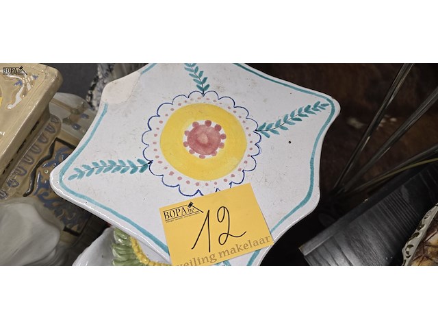 Lot 12 - decoratieve olifant - afbeelding 3 van  4