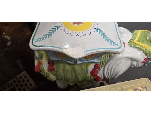 Lot 12 - decoratieve olifant - afbeelding 4 van  4