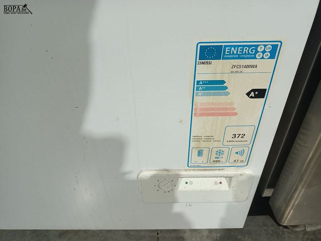Lot 12 - diepvrieskoffer zanussi - afbeelding 2 van  4